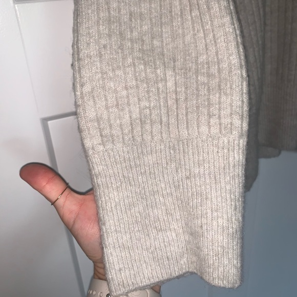 H&M Grey Oversized Sweater - Picture 3 of 4
